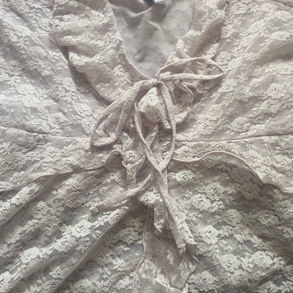 Lace Ruffle top - Picture 6 of 6